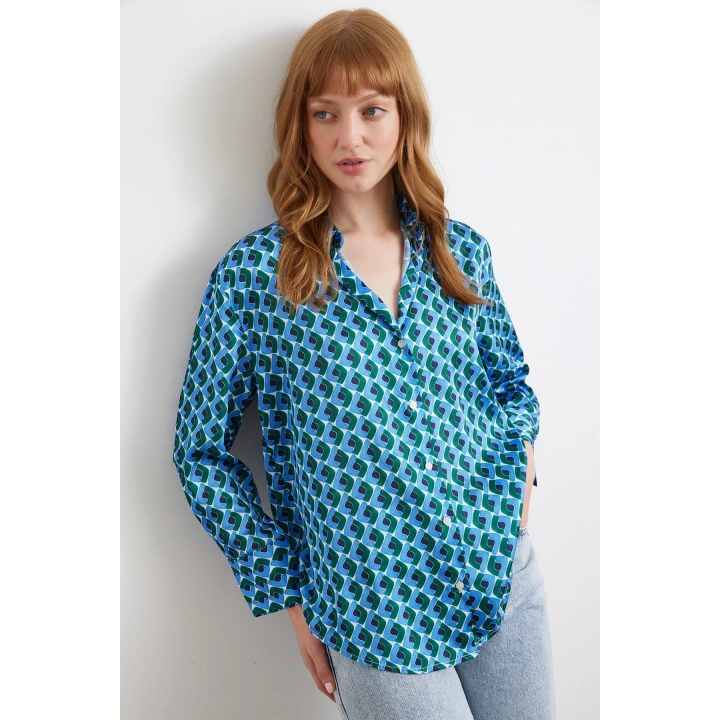 Geometrik Desenli Saten Gömlek Mavi