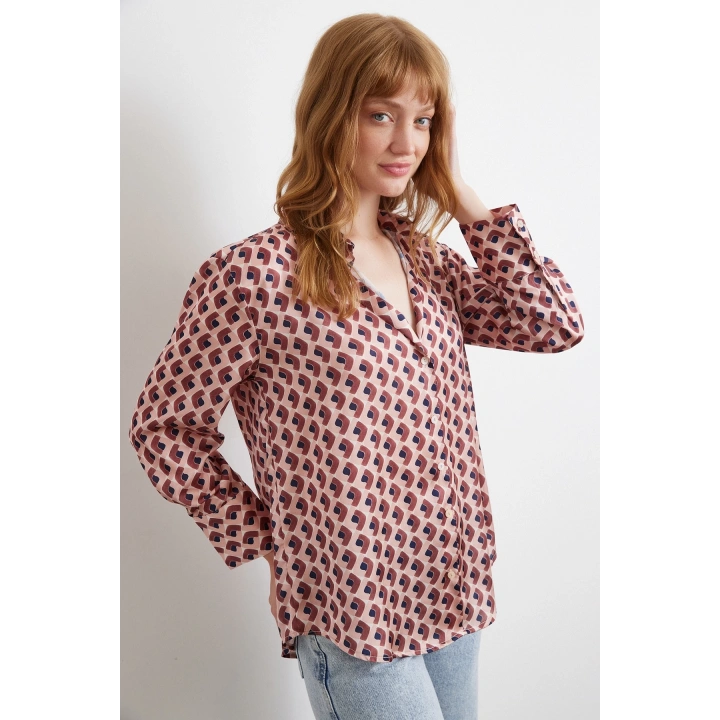 Geometrik Desenli Saten Gömlek Pembe