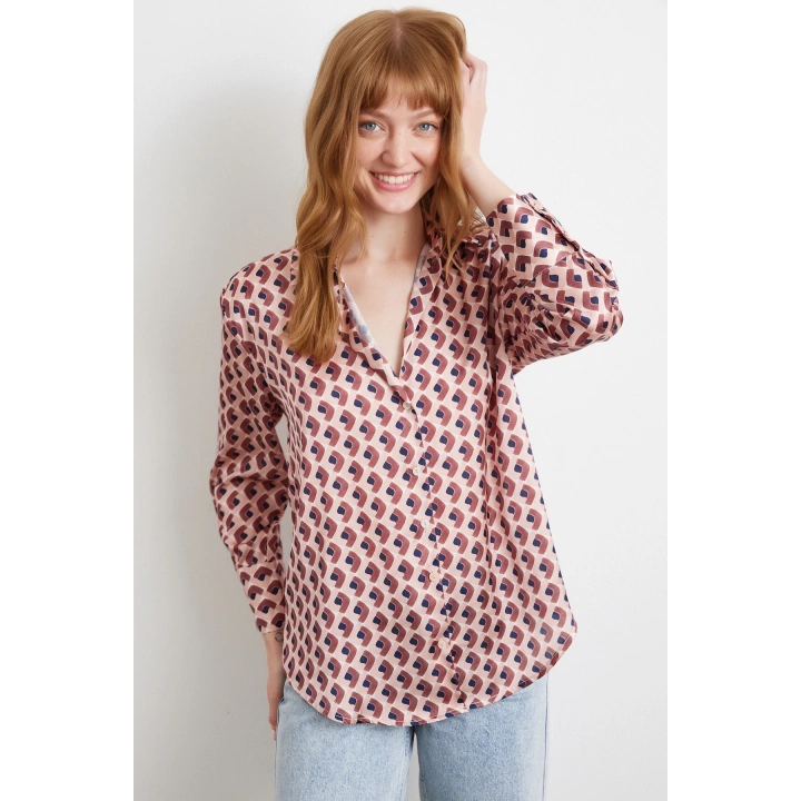 Geometrik Desenli Saten Gömlek Pembe