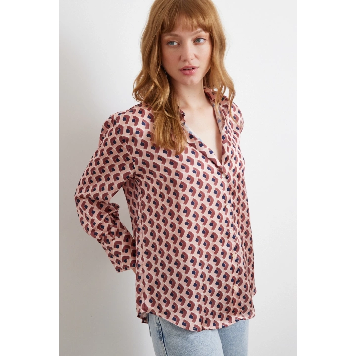 Geometrik Desenli Saten Gömlek Pembe