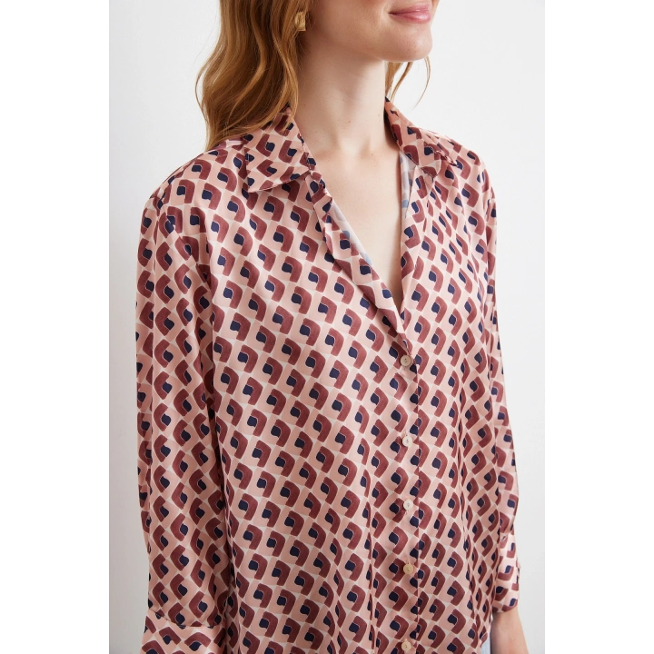 Geometrik Desenli Saten Gömlek Pembe