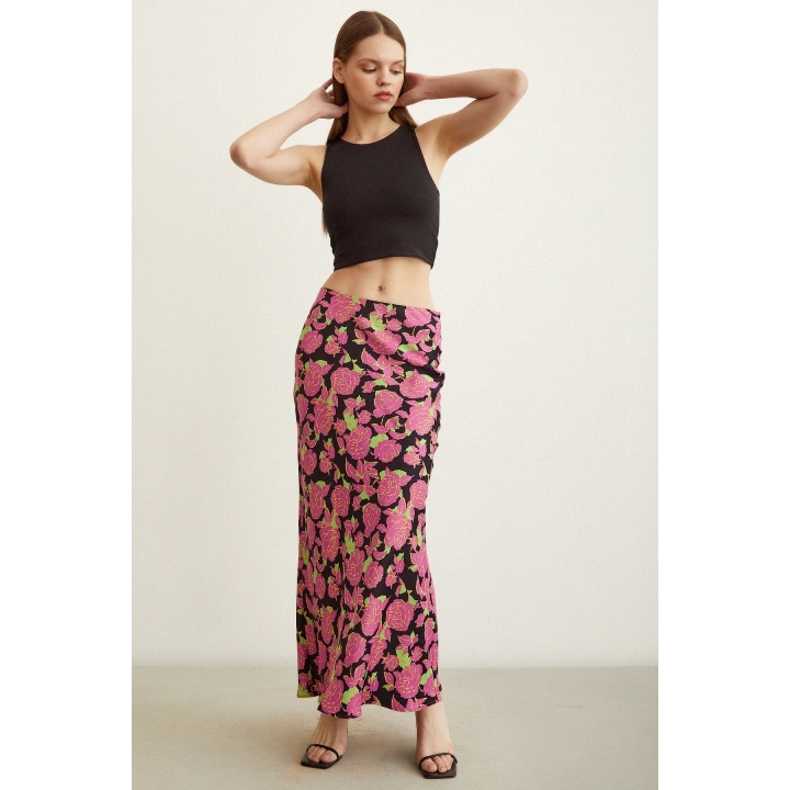 Gül Desenli Saten Etek Pembe