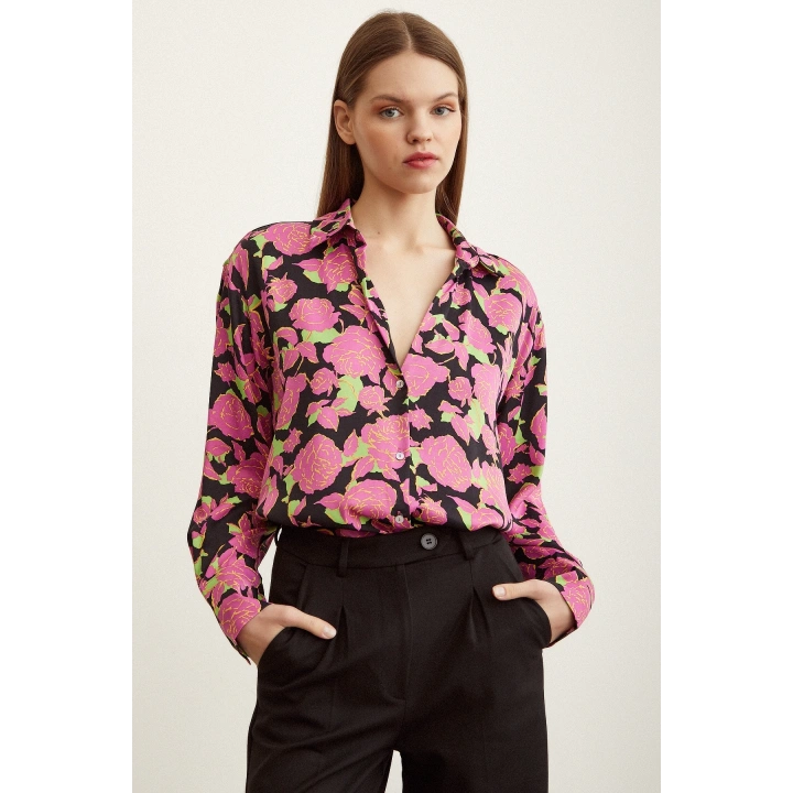 Gül Desenli Saten Gömlek Pembe