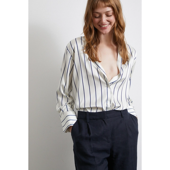 İnce Çizgili Şifon Gömlek Ekru