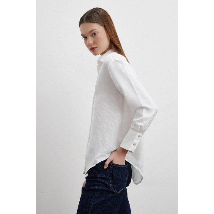 Jakarlı V Yaka Gömlek Beyaz