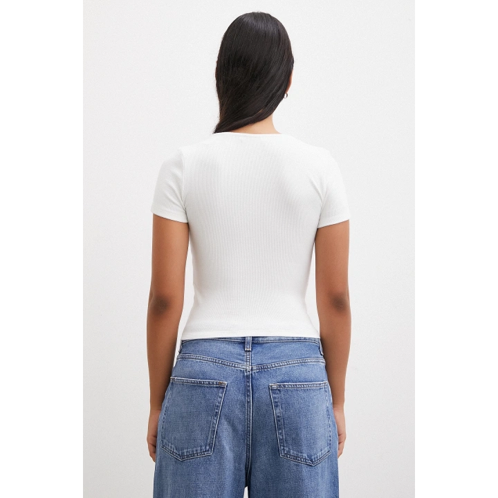 Kare Yaka T-shirt Beyaz