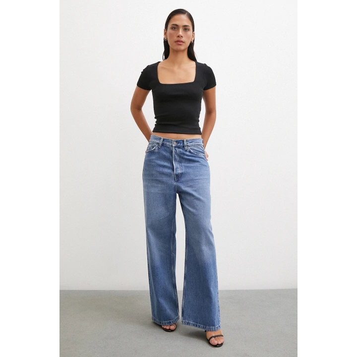 Kare Yaka T-shirt Siyah