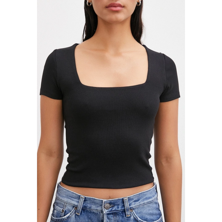 Kare Yaka T-shirt Siyah