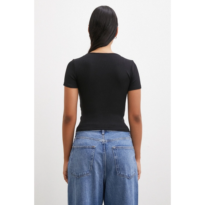 Kare Yaka T-shirt Siyah