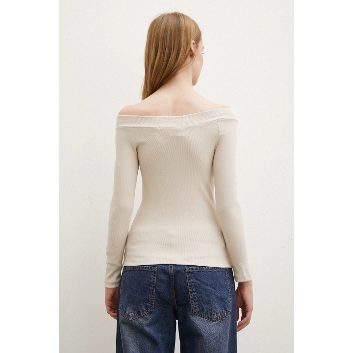 Kayık Yaka Bluz Bej