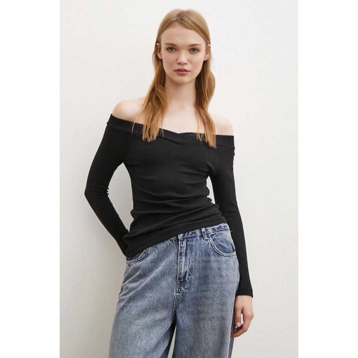 Kayık Yaka Bluz Siyah