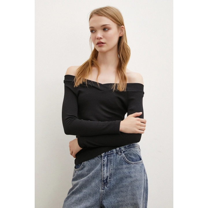 Kayık Yaka Bluz Siyah