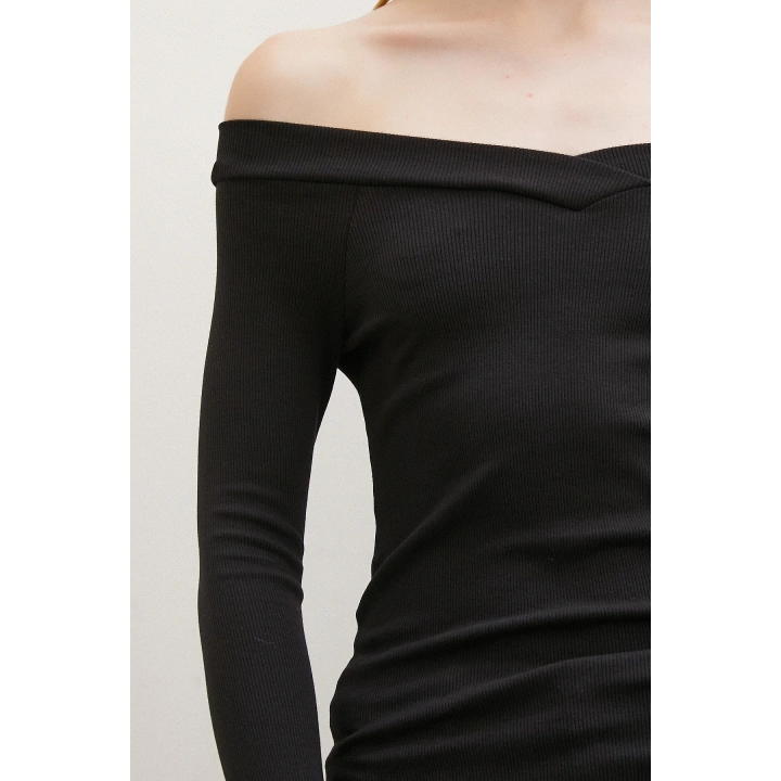 Kayık Yaka Bluz Siyah