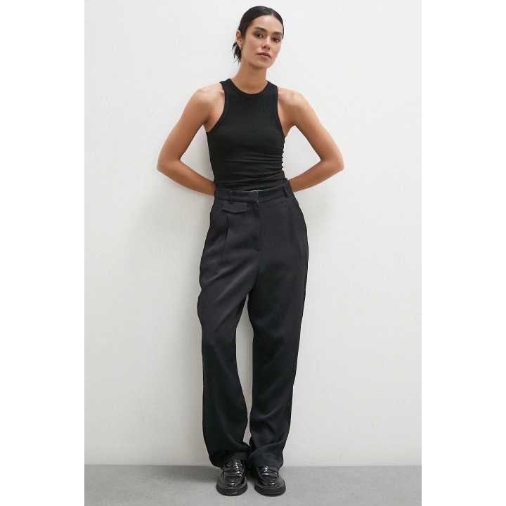 Kemer Detaylı Klasik Pantolon Siyah