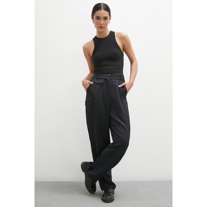 Kemer Detaylı Klasik Pantolon Siyah