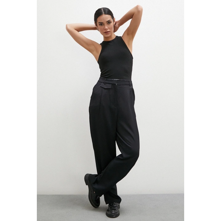 Kemer Detaylı Klasik Pantolon Siyah