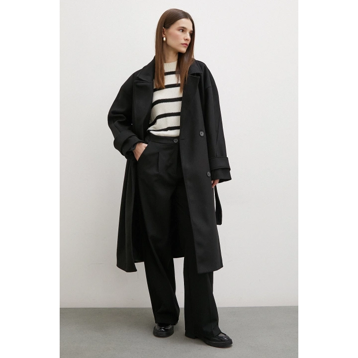 Kol Detaylı Robalı Kaşe Kaban Siyah