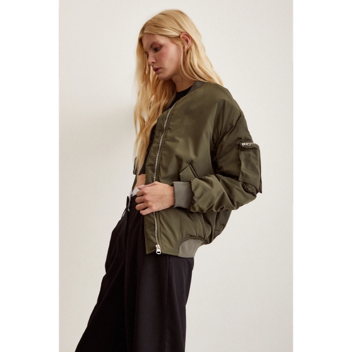 Kolları Büzgülü Bomber Ceket Haki