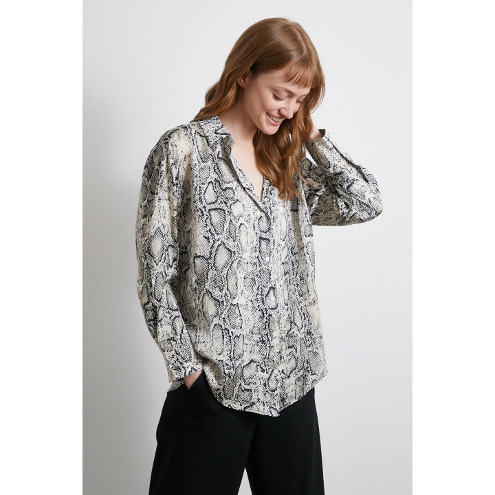 Kraşlı Yılan Desen Gömlek Gri