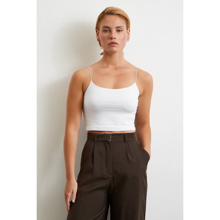 Lastik Askılı Top Beyaz