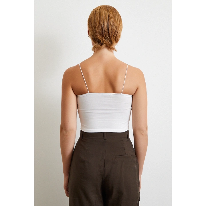 Lastik Askılı Top Beyaz