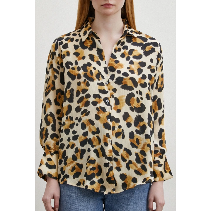 Leopar Desenli V Yaka Gömlek Bej