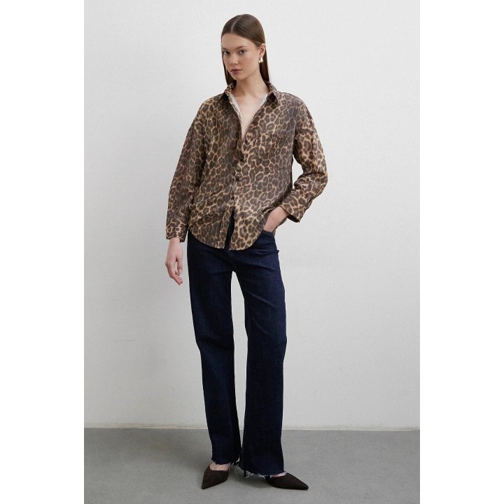 Leopar Desenli V Yaka Gömlek Kahve