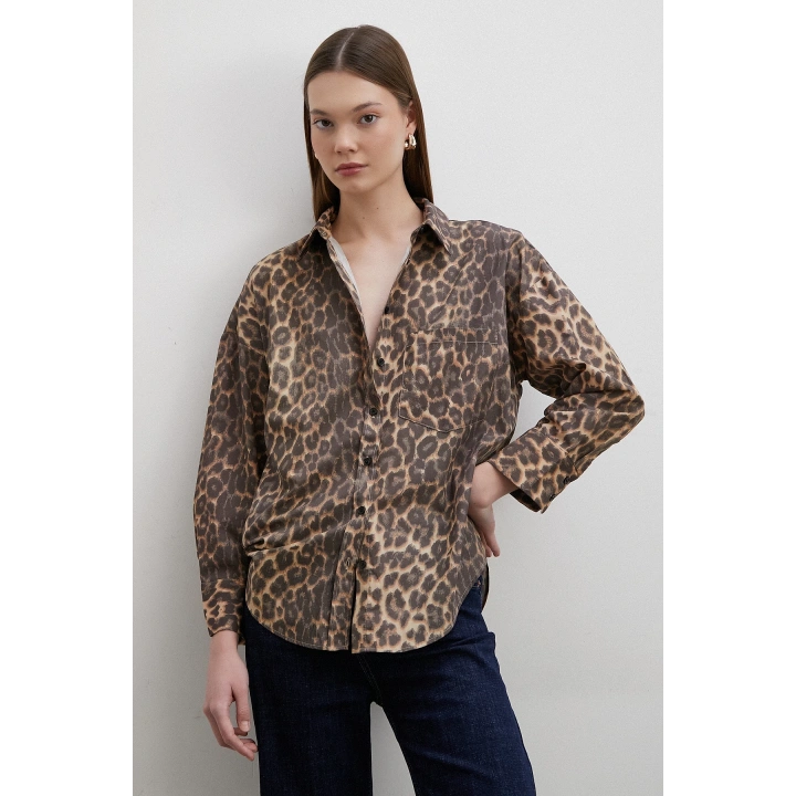 Leopar Desenli V Yaka Gömlek Kahve
