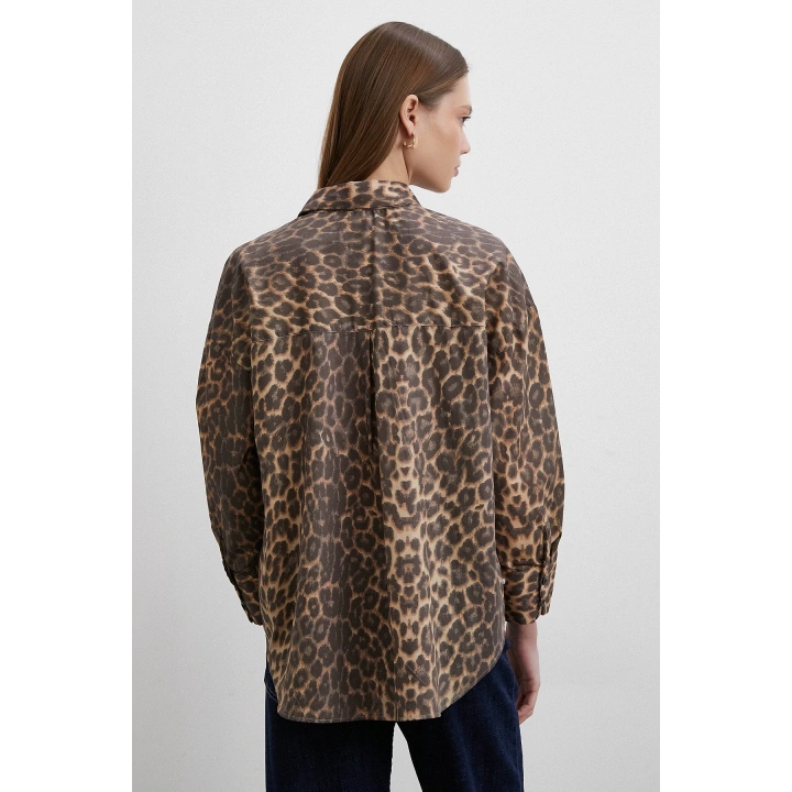 Leopar Desenli V Yaka Gömlek Kahve