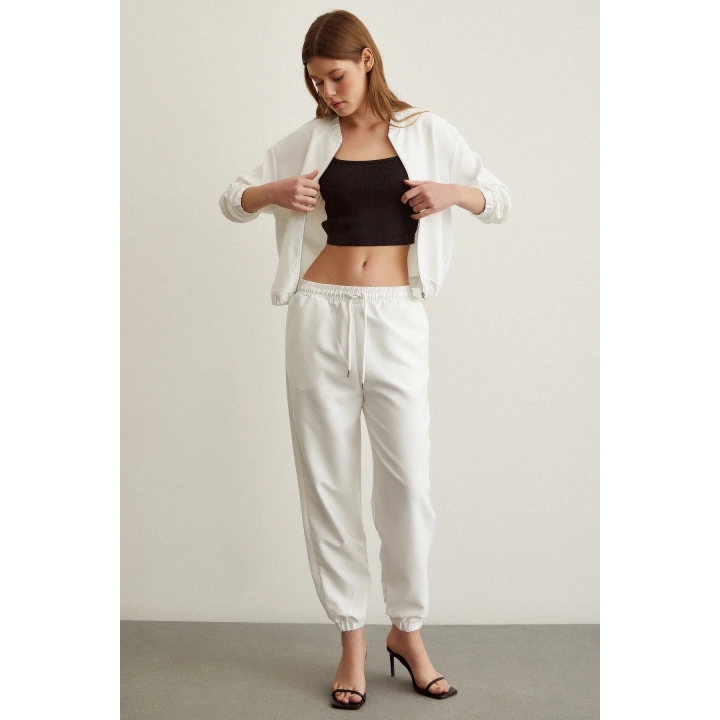 Likralı Eşofman Takımı Beyaz