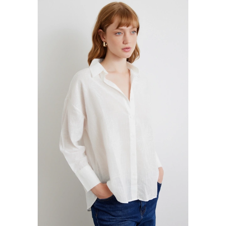 Nakış Detaylı Gömlek Beyaz