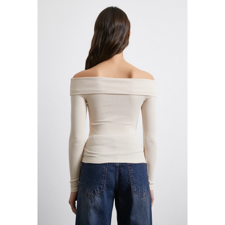 Omzu Açık Kaşkorse Bluz Bej