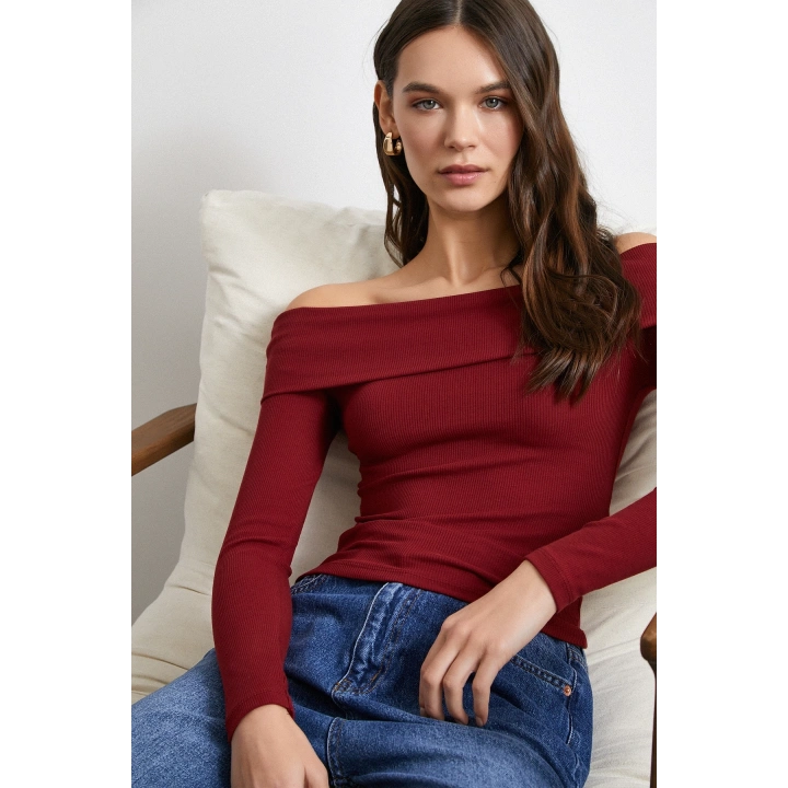 Omzu Açık Kaşkorse Bluz Bordo
