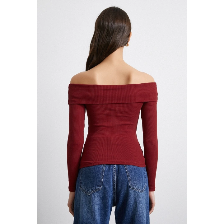 Omzu Açık Kaşkorse Bluz Bordo