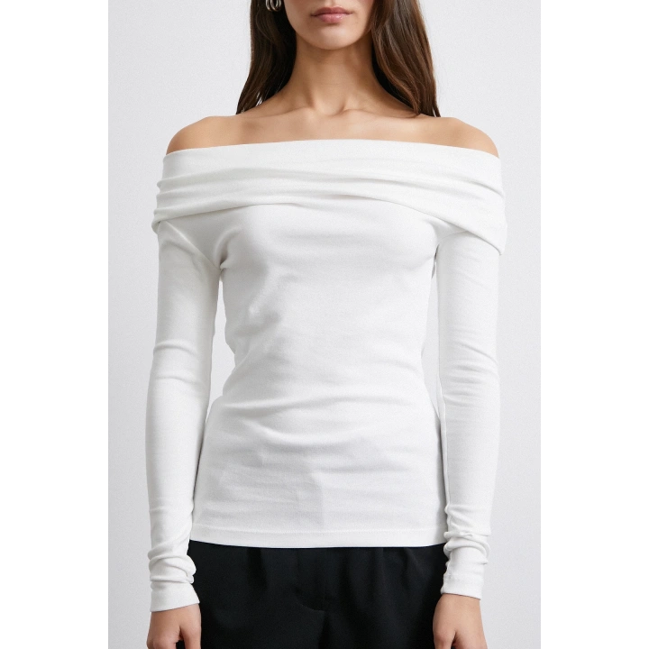 Omzu Büzgülü Bluz Beyaz