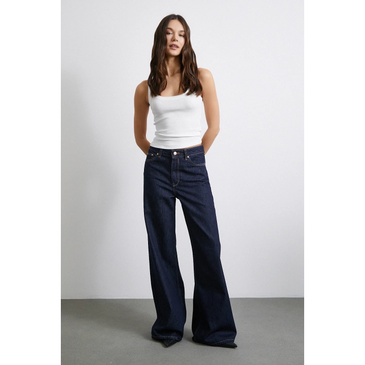 Önü Biyeli Atlet Beyaz