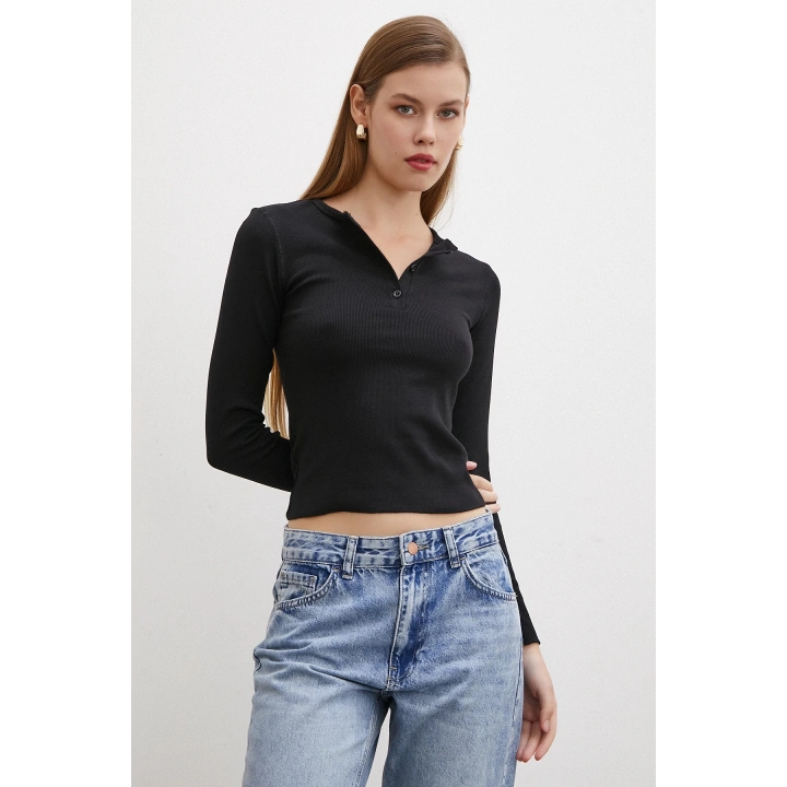 Önü Düğmeli Kaşkorse Bluz Siyah