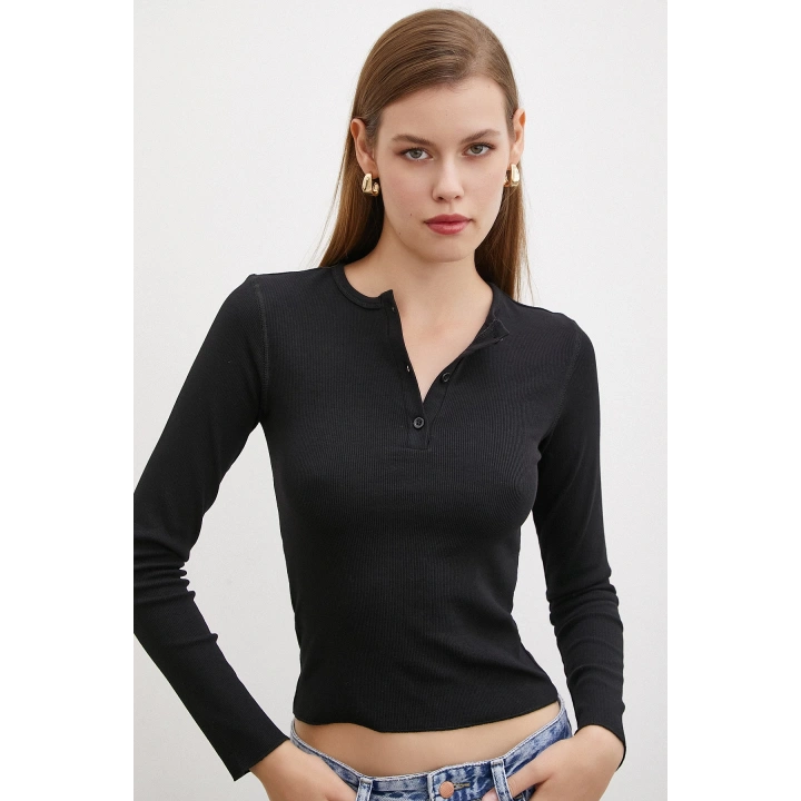 Önü Düğmeli Kaşkorse Bluz Siyah