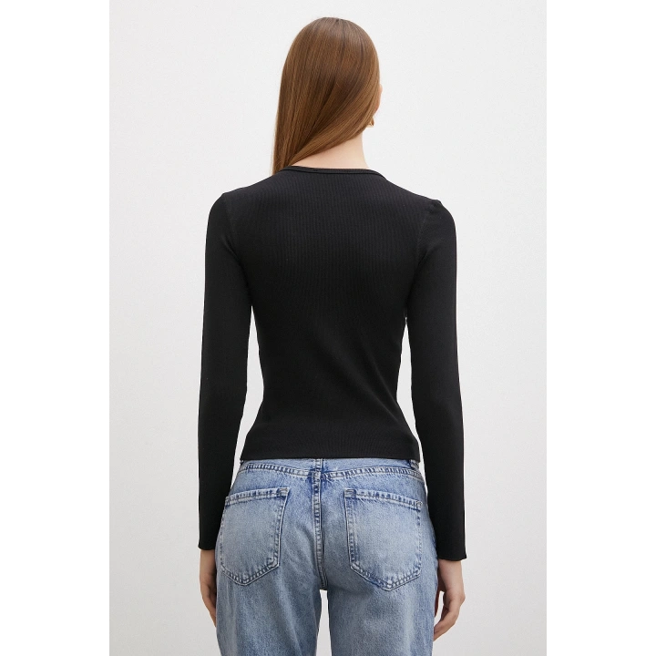 Önü Düğmeli Kaşkorse Bluz Siyah