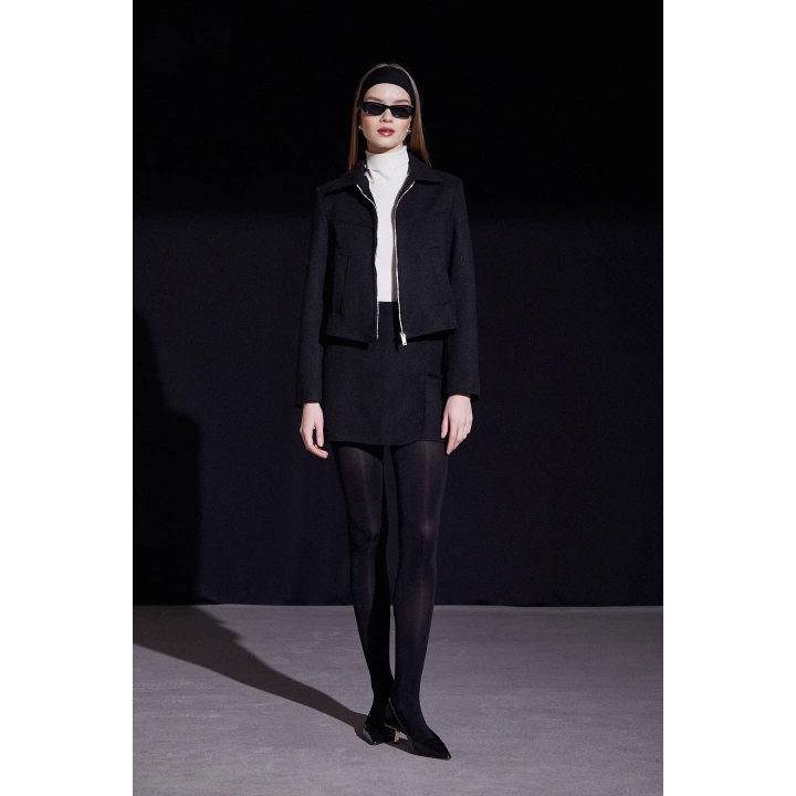 Önü Katlı Kaşe Etek Siyah