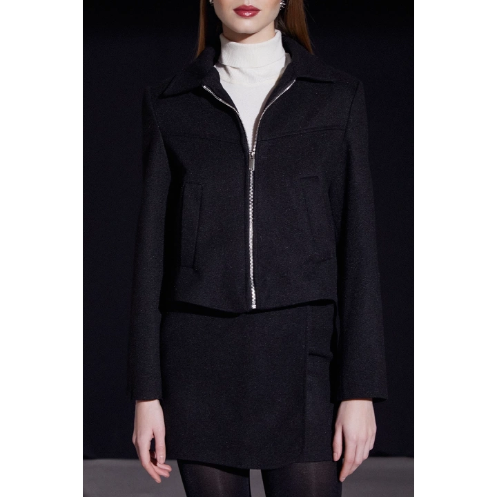 Önü Katlı Kaşe Etek Siyah