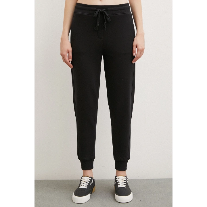 Paçası Lastikli Pantolon Siyah