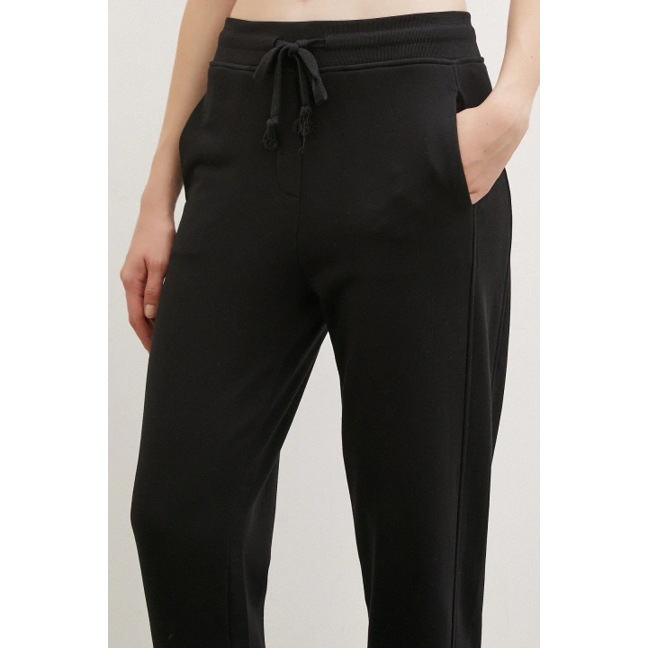 Paçası Lastikli Pantolon Siyah