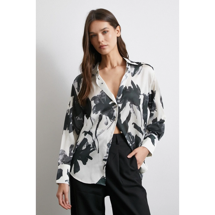 Saten Yüzeyli Desenli Gömlek Siyah