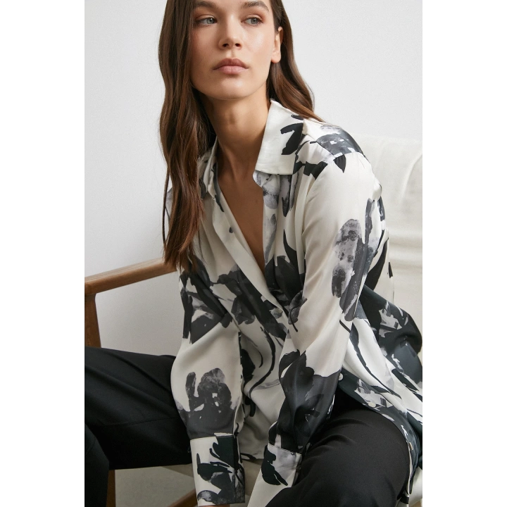 Saten Yüzeyli Desenli Gömlek Siyah