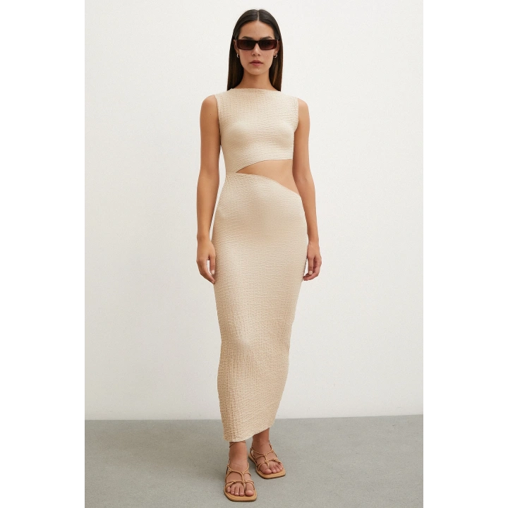 Sıfır Kol Yırtmaçlı Elbise Bej