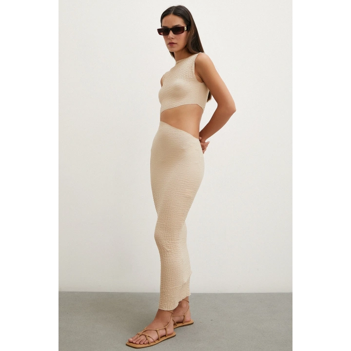 Sıfır Kol Yırtmaçlı Elbise Bej