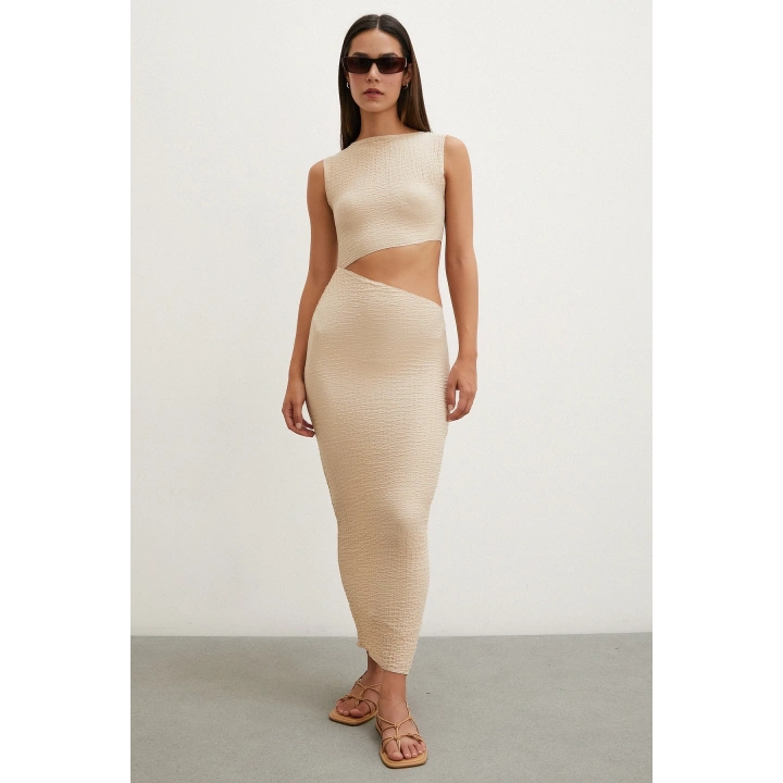 Sıfır Kol Yırtmaçlı Elbise Bej