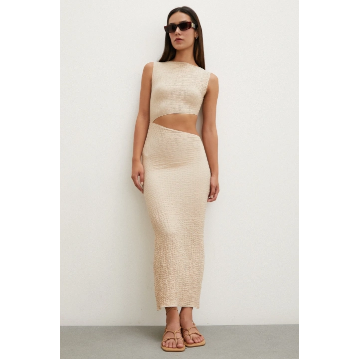 Sıfır Kol Yırtmaçlı Elbise Bej
