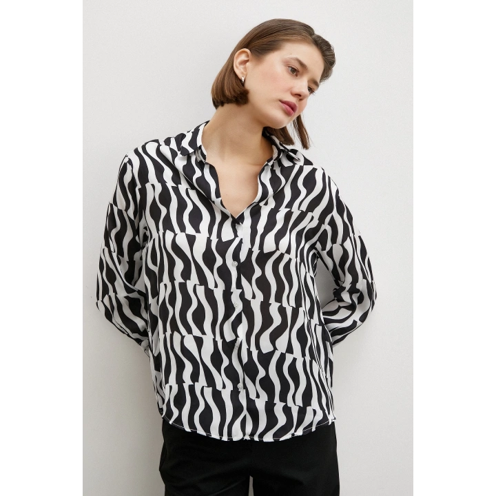 Siyah Baskılı Saten Gömlek Siyah